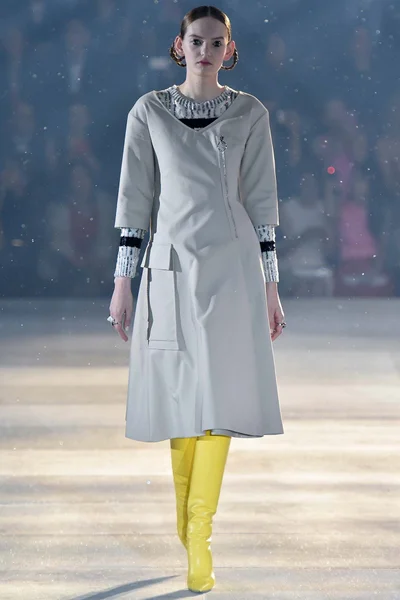 Look 25